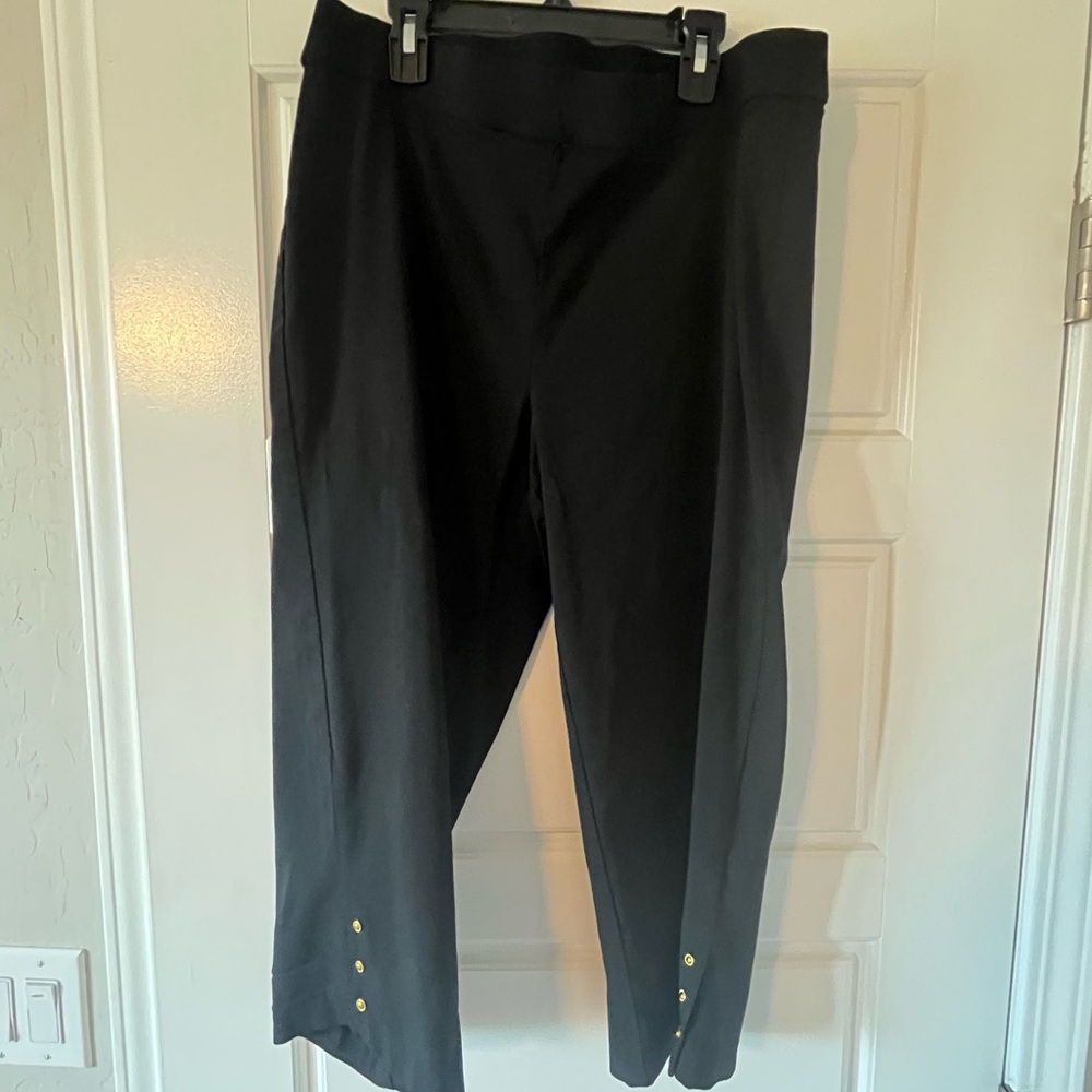 Counterparts Black Capris Structured Elegance